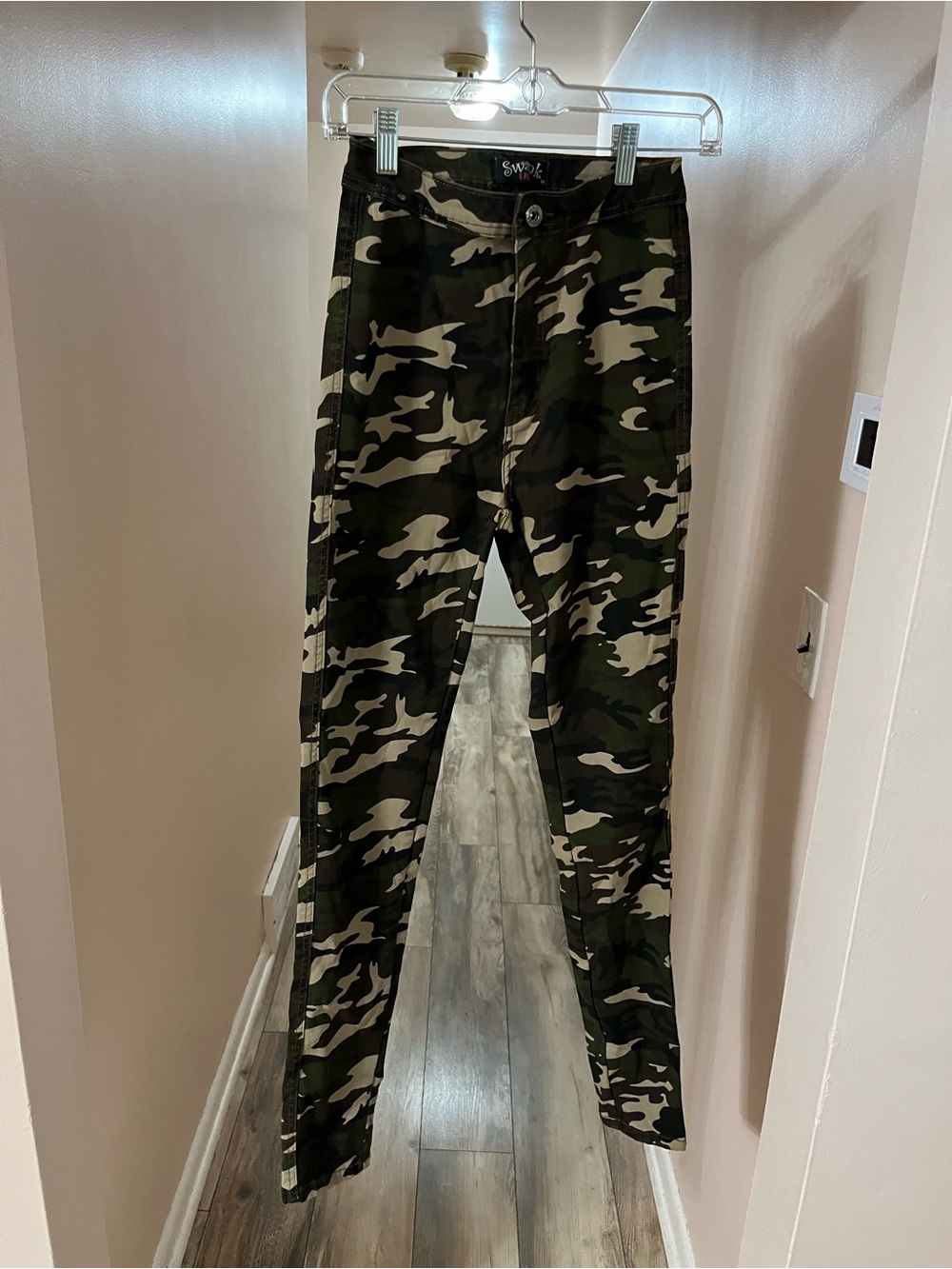 Slim Camo Print Women's Pants - Olive Green